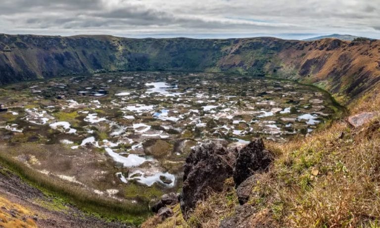 Rano Kau Volcano_Mesa de trabajo 1