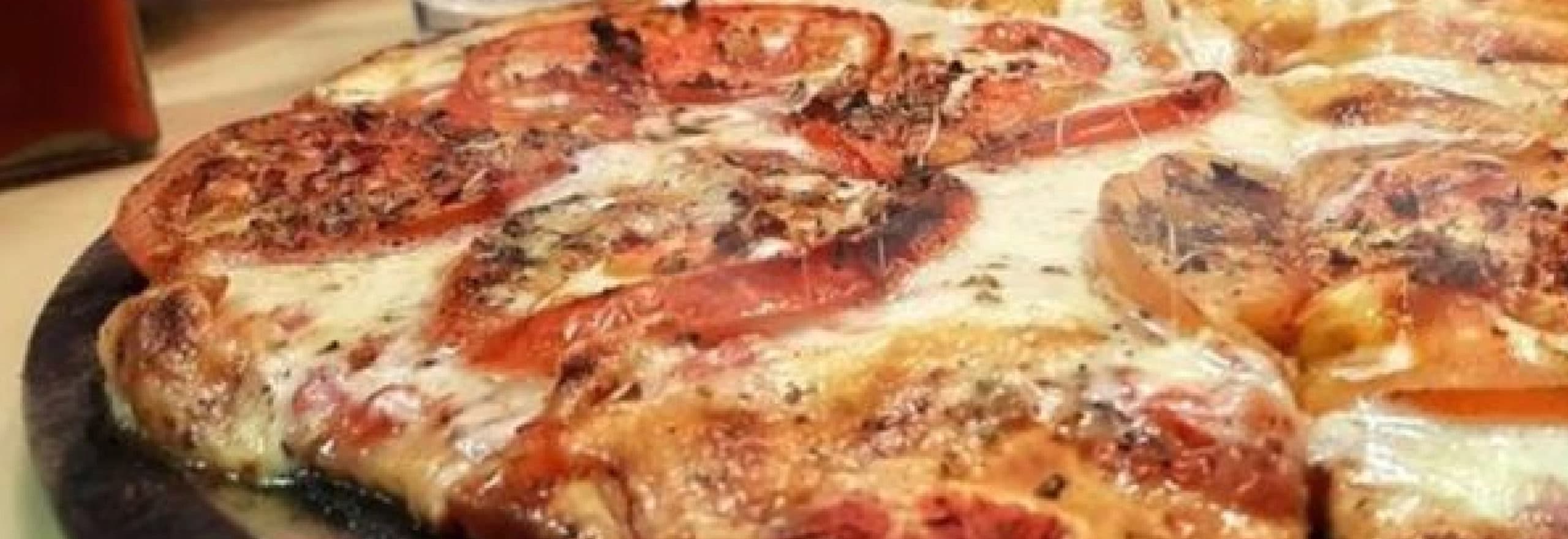 Pizza Porteña, Gastronomy in Buenos Aires by ripioturismo DMC for Argentina