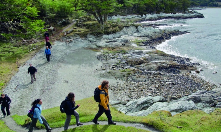 trekking and canoes in Tierra del Fuego National Park 3_Mesa de trabajo 1