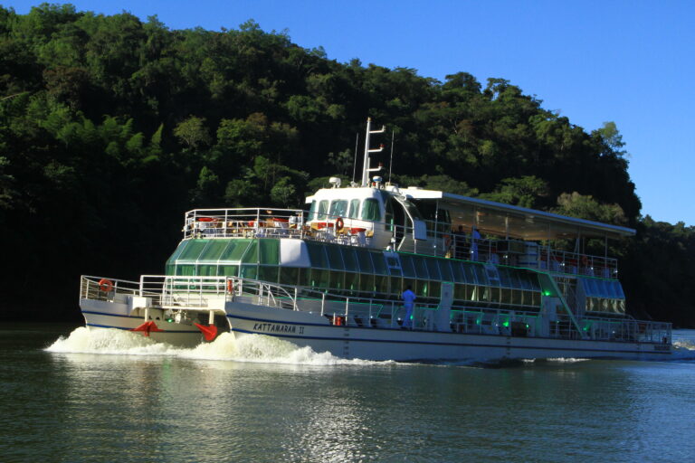 Iguazu Kattamaran Cruise
