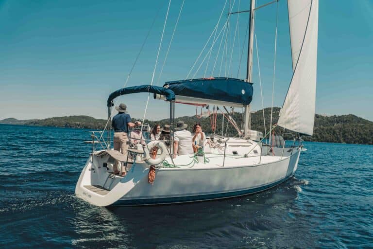 Seven Lakes Private Tour & Sailing from Bariloche